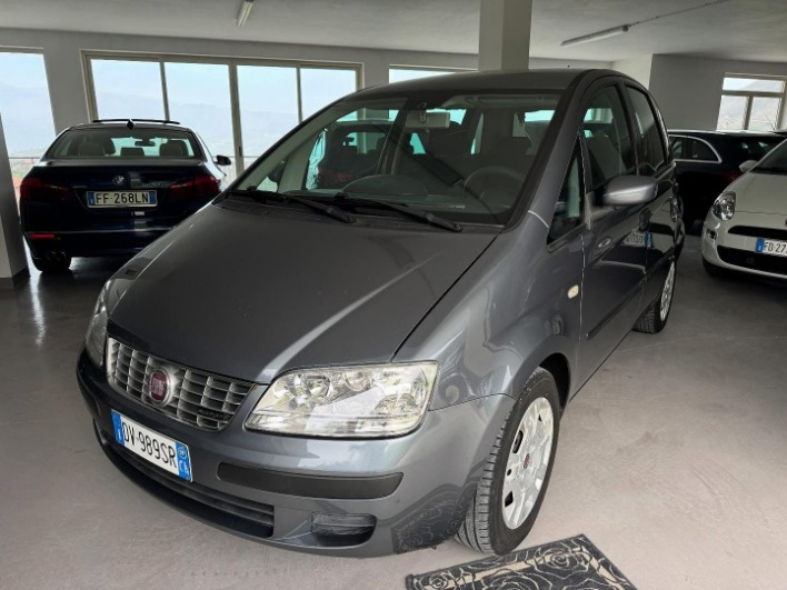 "Fiat Idea 1.3 mjt 16v Black Energy FL"