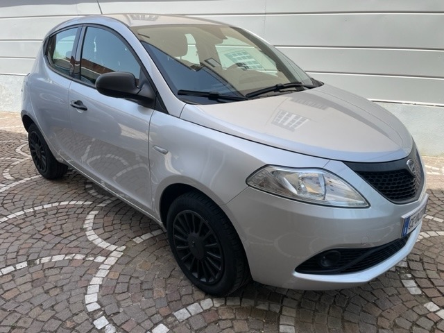 "Lancia Ypsilon 1.2 69 CV 5 porte GPL Ecochic Silve"