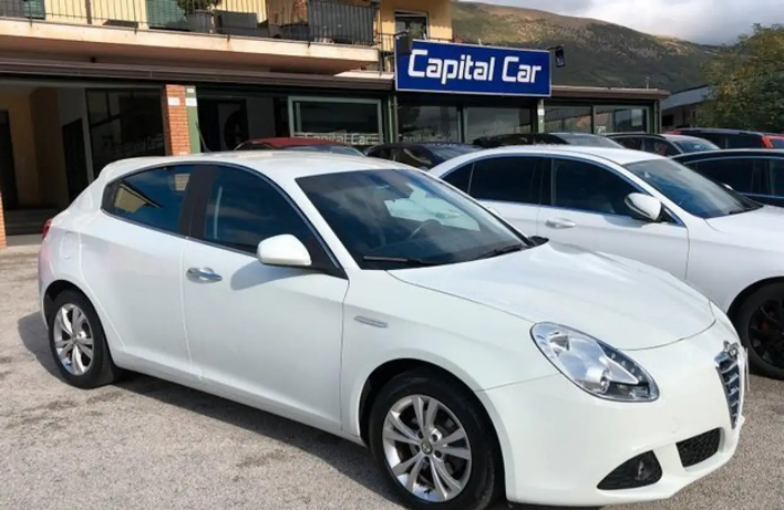 "Alfa Romeo Giulietta Distinctive"