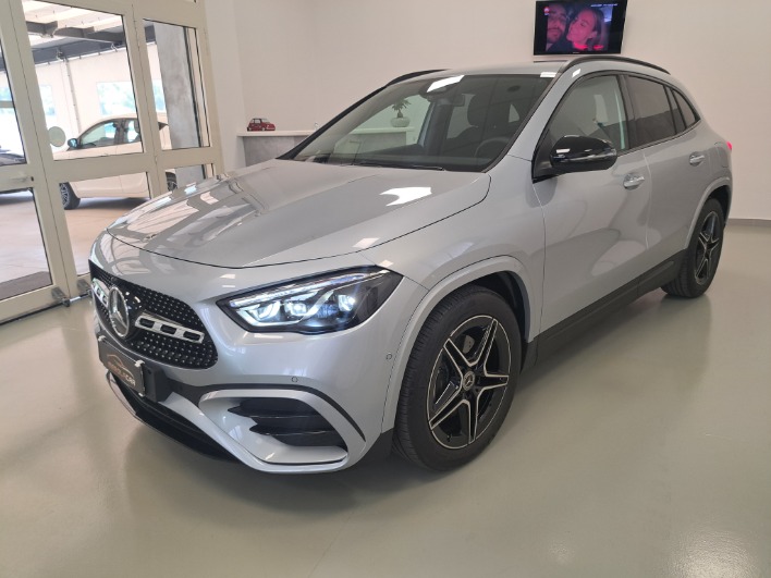 "Mercedes-Benz GLA 180 d Automatic AMG Line Advanced Plus"