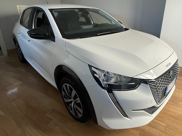 "Peugeot 208 motore elettrico autonomia fino a 363 km"