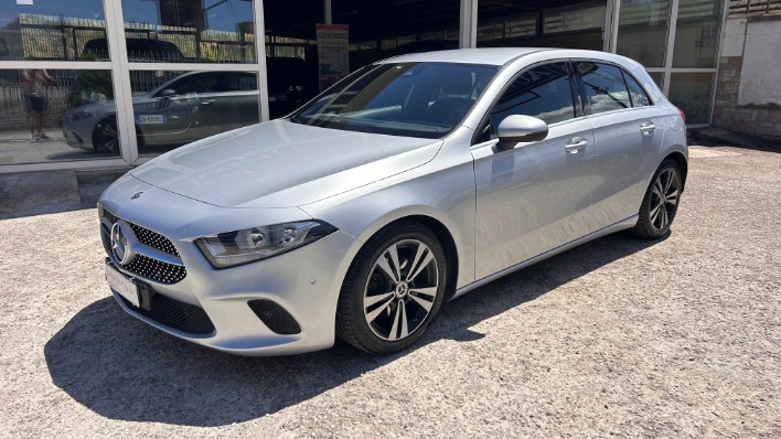 "MERCEDES-BENZ A 180 D 1.5 DCI 116cv PREMIUM"