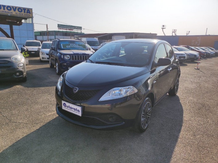 "LANCIA YPSILON 1.2 69 CV GOLD"