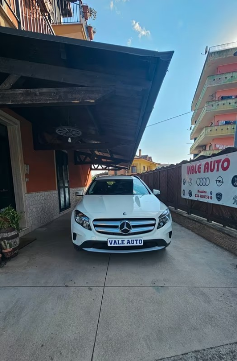 "Mercedes-benz GLA 200 d Premium"