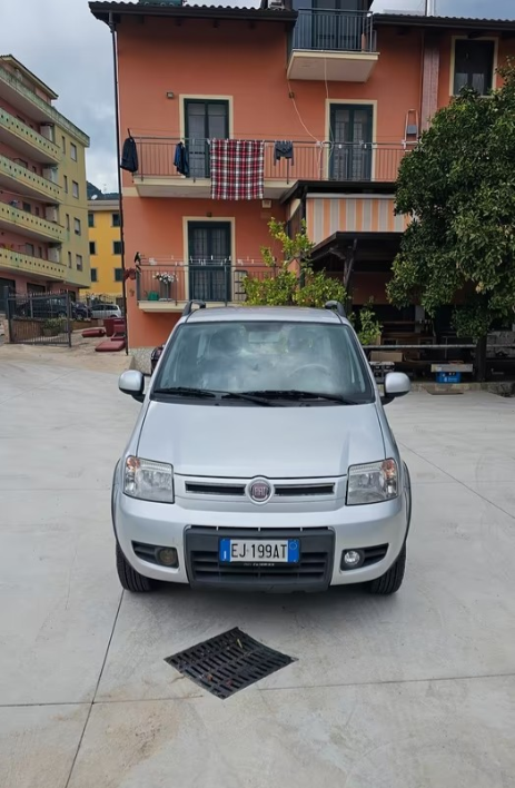 "Fiat Panda 1.3 MJT 16V DPF 4x4 Climbing"