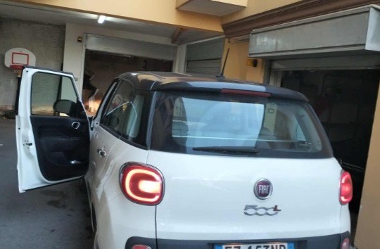 "Vendo 500 l bianca in ottime condizioni sia meccaniche che di carrozzeria"