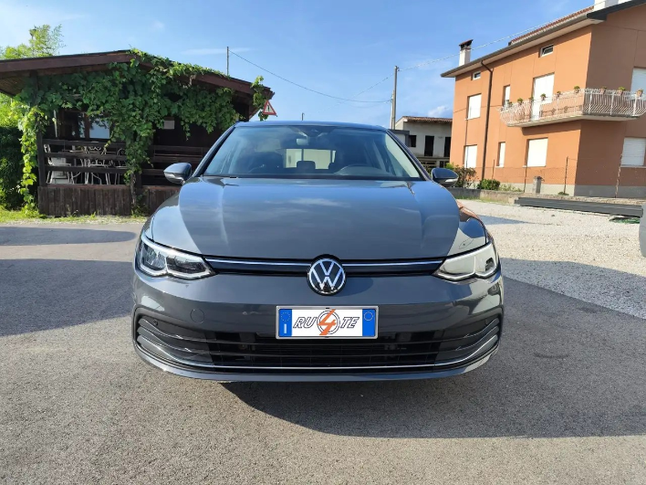 "Volkswagen Golf 2.0 tdi LIFE 150cv dsg Gancio traino"