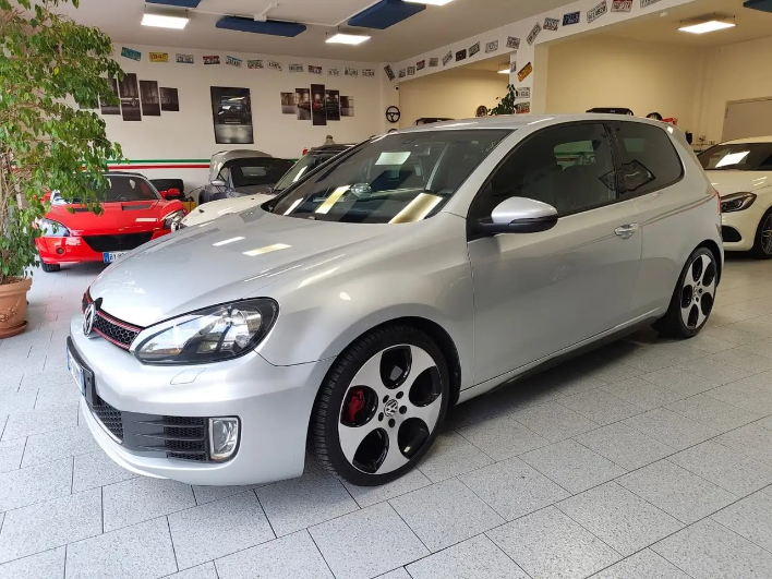 "Volkswagen Golf GTI *MANUALE*"