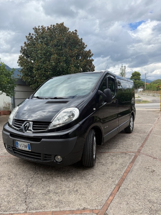 "renault trafic 2.0 dci"