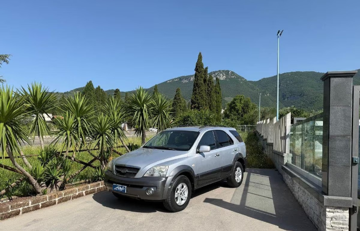 "kIA - Sorento - 2.5 16V CRDI 4WD Active"