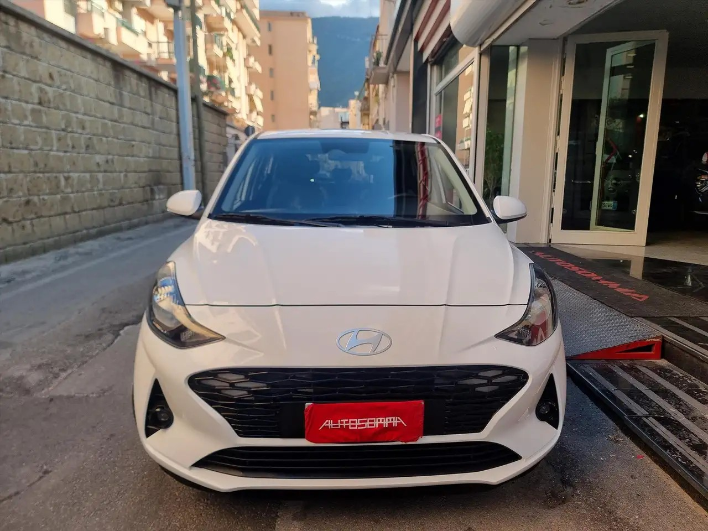 "Hyundai i10 i10 1.0 mpi Connectline 67 cv ITALIANA"