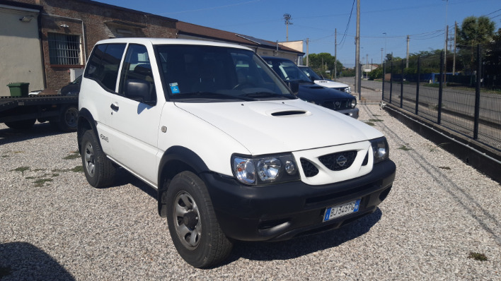 "NISSAN TERRANO 2.7 AUTOCARRO"