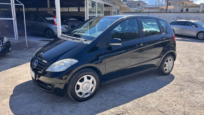 "MERCEDES-BENZ A 180 CDI"