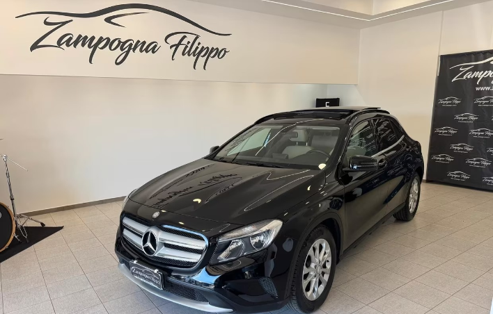 "Mercedes-benz GLA 200CDI Premium TETTO - 2015"