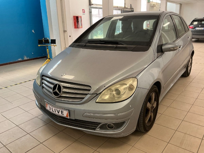 "MERCEDES BENZ  B 200 CDI"