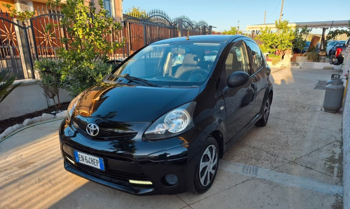 "Toyota Aygo 1.0 12V VVT-i 5 porte Cool Soda Connec"