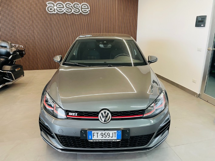 "Volkswagen Golf 2.0 GTI 230 cv dsg"