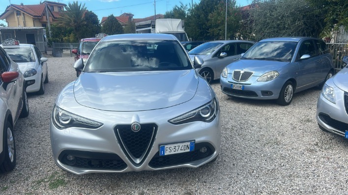 "ALFA ROMEO STELVIO AT8 Q4 EXECUTIVE"