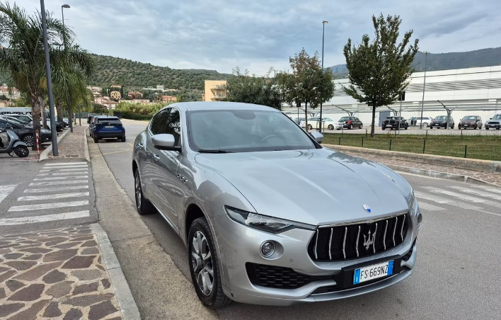 "Maserati Levante V6 Diesel AWD Gransport"