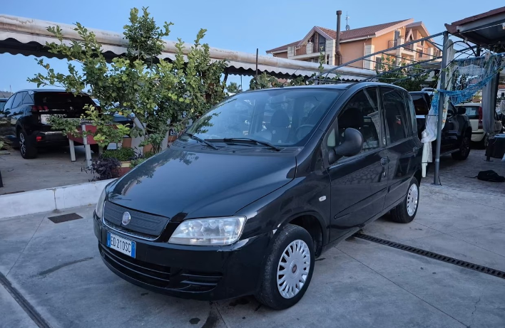 "Fiat Multipla 1.6 16V Natural Power Dynamic"