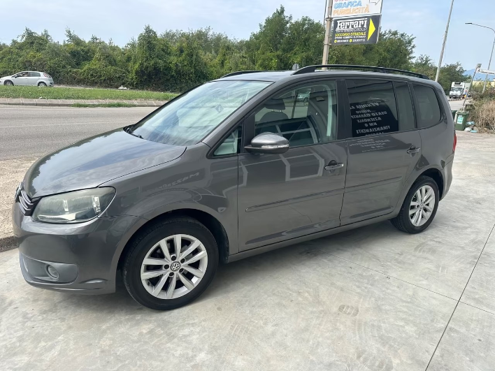 "Volkswagen Touran 1.6 TDI DSG Comfortline 7 posti automatico"