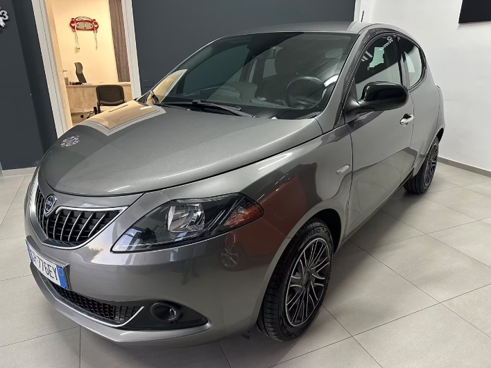"Lancia Ypsilon 1.0 FireFly 5 porte S&S Hybrid Alberta Ferretti"