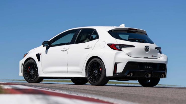 "Toyota Corolla GR"