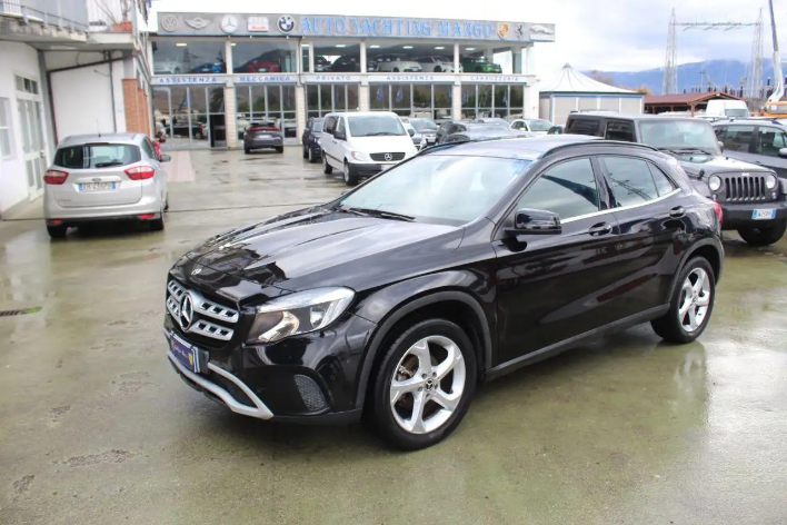 "Mercedes-Benz GLA 200 d Executive"