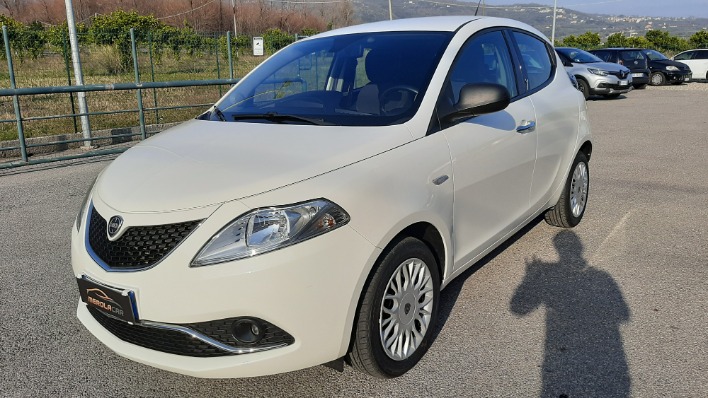 "Lancia Ypsilon III 2017 1.3 mjt Silver 95cv"
