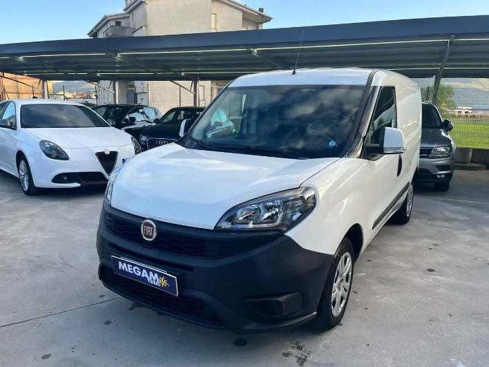 "Fiat Dobl\u00f2 Cargo 1.6 Mjt 16v SX 105 cv"