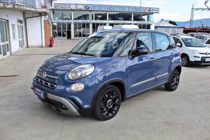 "Fiat 500L 1.6 MJT 120 CV Cross"