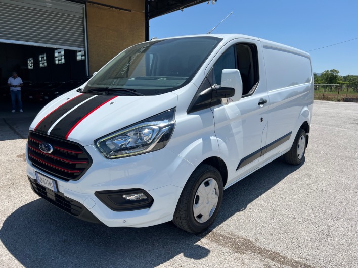 "FORD TRANSIT CUSTOM"