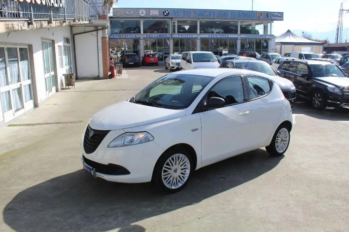 "Lancia Ypsilon 1.2 69 CV 5 porte Elefantino"
