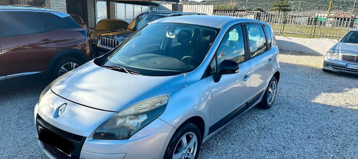 "Renault Scenic Sc\u00e9nic X-Mod 1.5 dCi 110CV Dynamiqu"