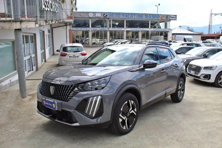 "Peugeot 2008 PureTech 130 S&S EAT8 GT"