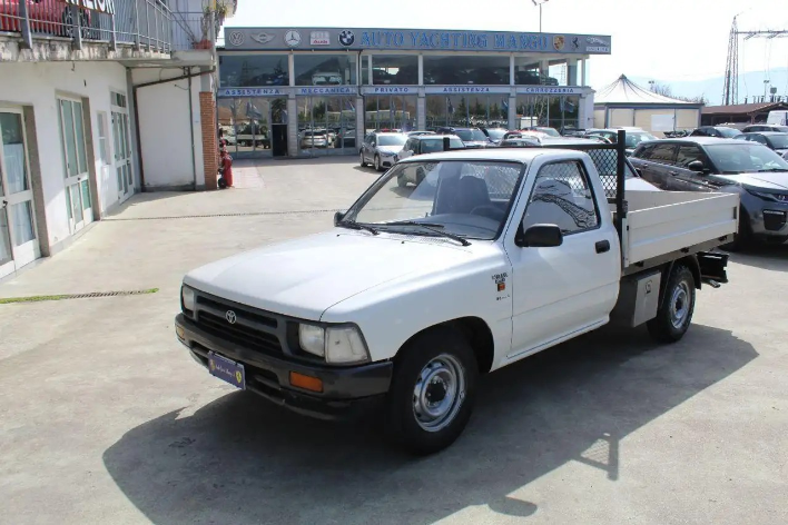"Toyota Hilux 2.5 extra cab"