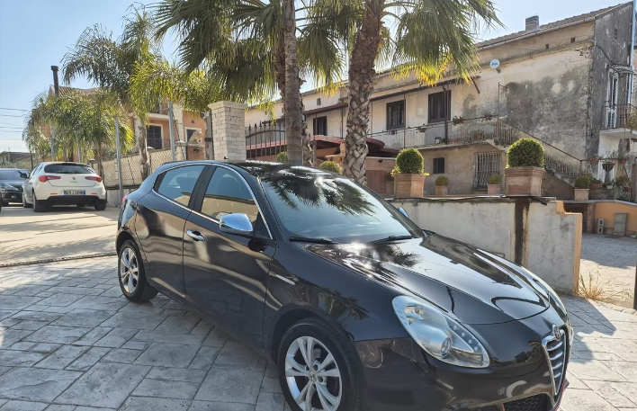 "Alfa Romeo Giulietta 1.6 JTDm-2 105 CV Distinctive"