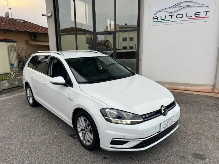 "Volkswagen Golf Variant Golf var. 1.4 tgi Executive 110cv dsg"