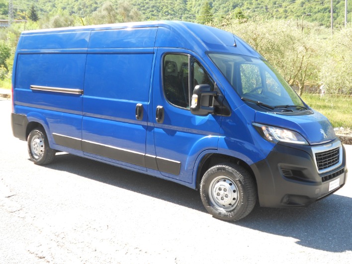 "BOXER L3H2(my'19)PASSO LUNGO-TETTO ALTO,3posti,E6B,131cv,6marce"