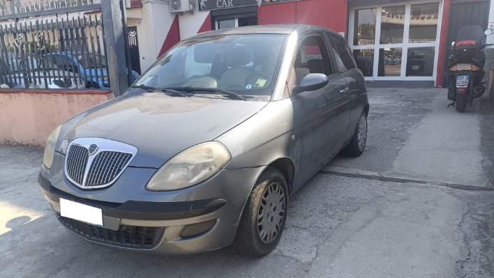 "LANCIA YPSILON 1.3 MJT ARGENTO"