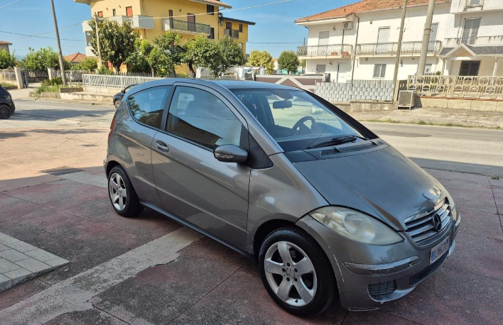 "Mercedes-benz A 140 160 CDI Classic Basic"