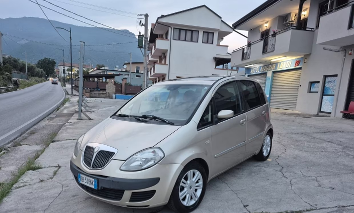 "Lancia MUSA 1.4 16V Platino Plus"