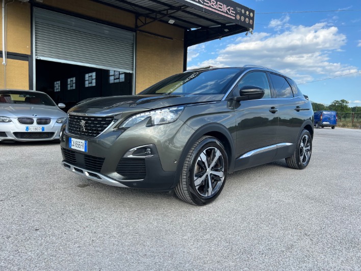 "PEUGEOT 3008 GT Line"