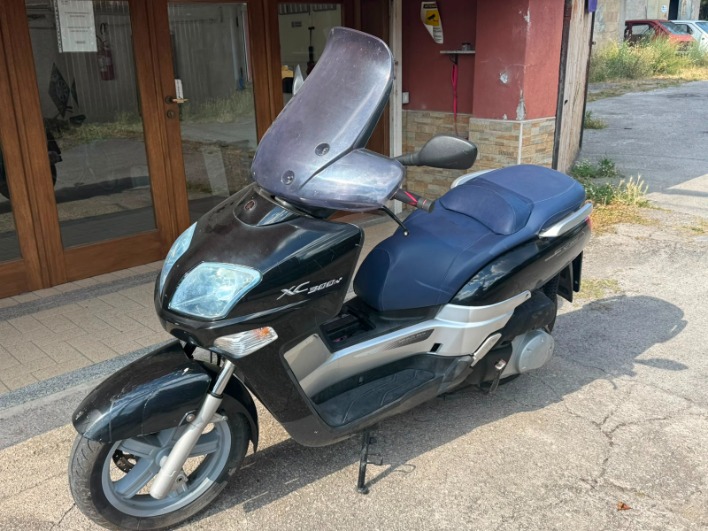 "Yamaha xc 300 versity"