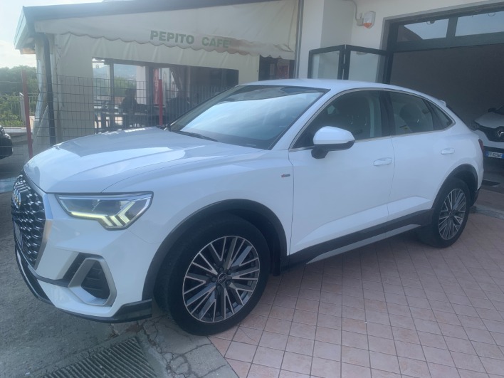 "Audi Q3 Sprtback SLine 2.0 150 CV"
