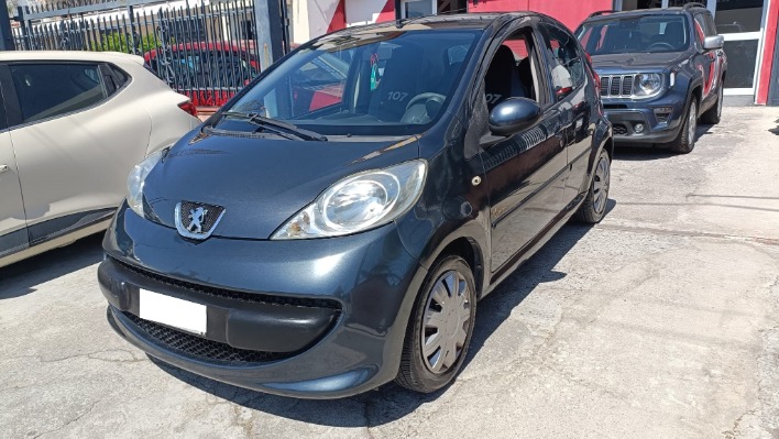 "PEUGEOT 107 1.0 SWEET YEARS 5P"