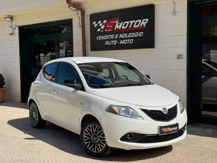 "LANCIA YPSILON 1.2 GOLD ECOCHIC GPL 69cv my19"