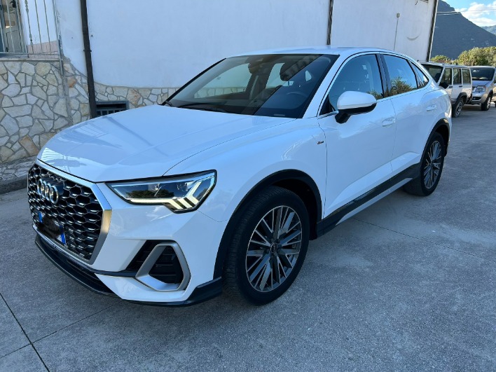 "Audi Q3 Sprtback SLine 2.0 Tdi 150 CV"