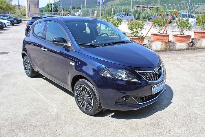 "Lancia Ypsilon 1.0 FireFly 5p.S&S Hyb. Eco Gold"