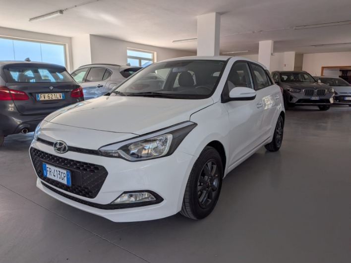 "i20 II 2015 5p 1.2 Classic 75cv km 23.000"